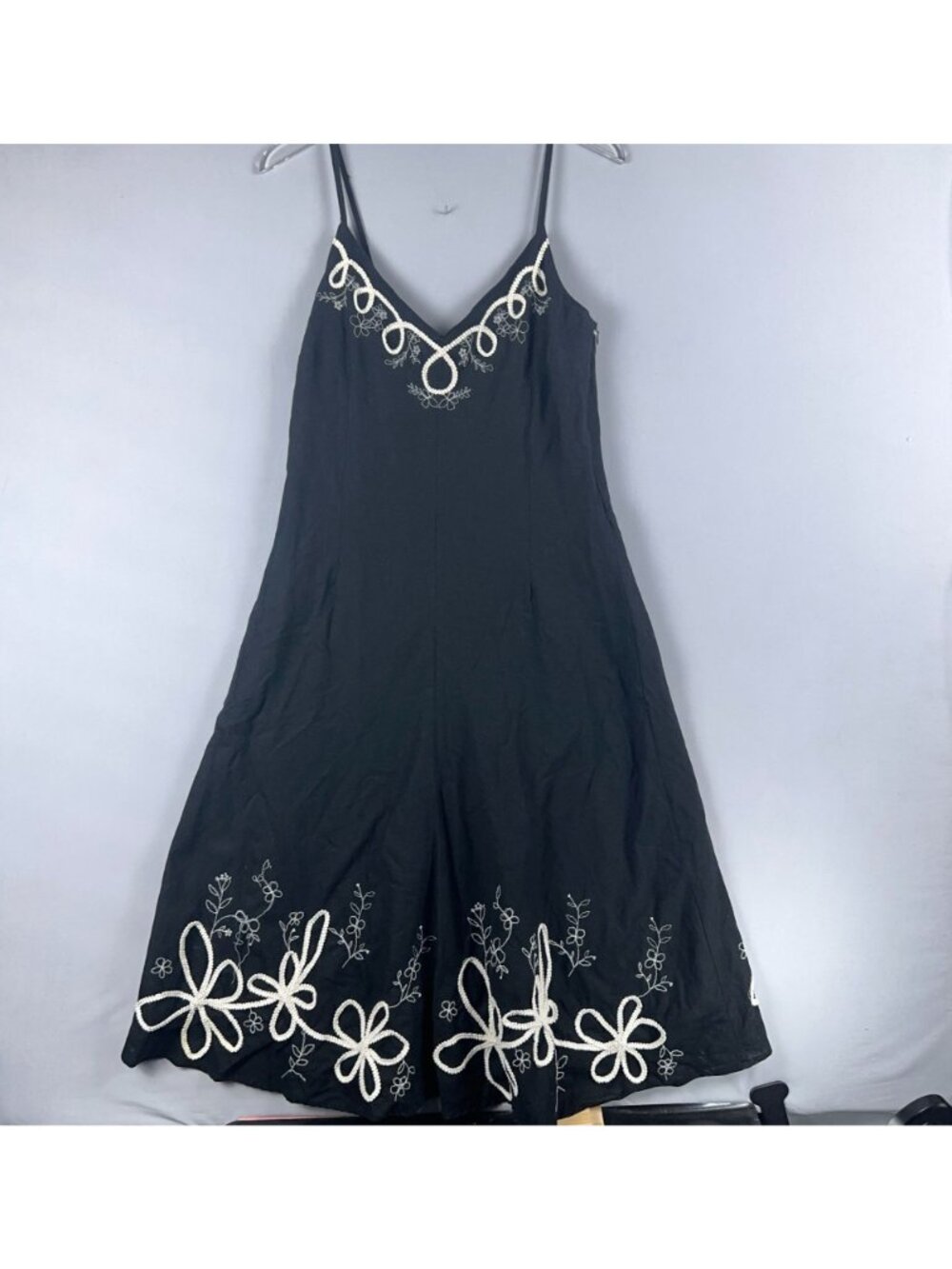 Zara Basic Midi Dress Size XL Black White Floral Embroidered V Neck Sleeveless - Picture 2 of 7